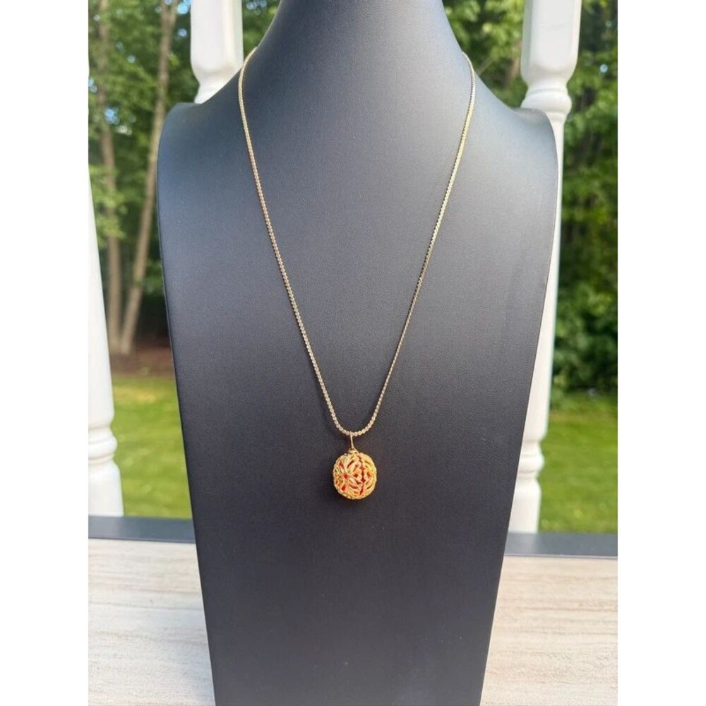 Vintage Citation gold fillagree caged ribbon ornament pendant necklace